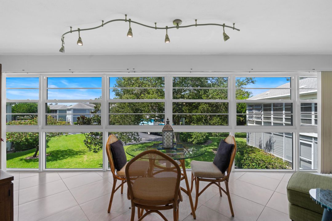 For Sale: $258,000 (2 beds, 2 baths, 1200 Square Feet)