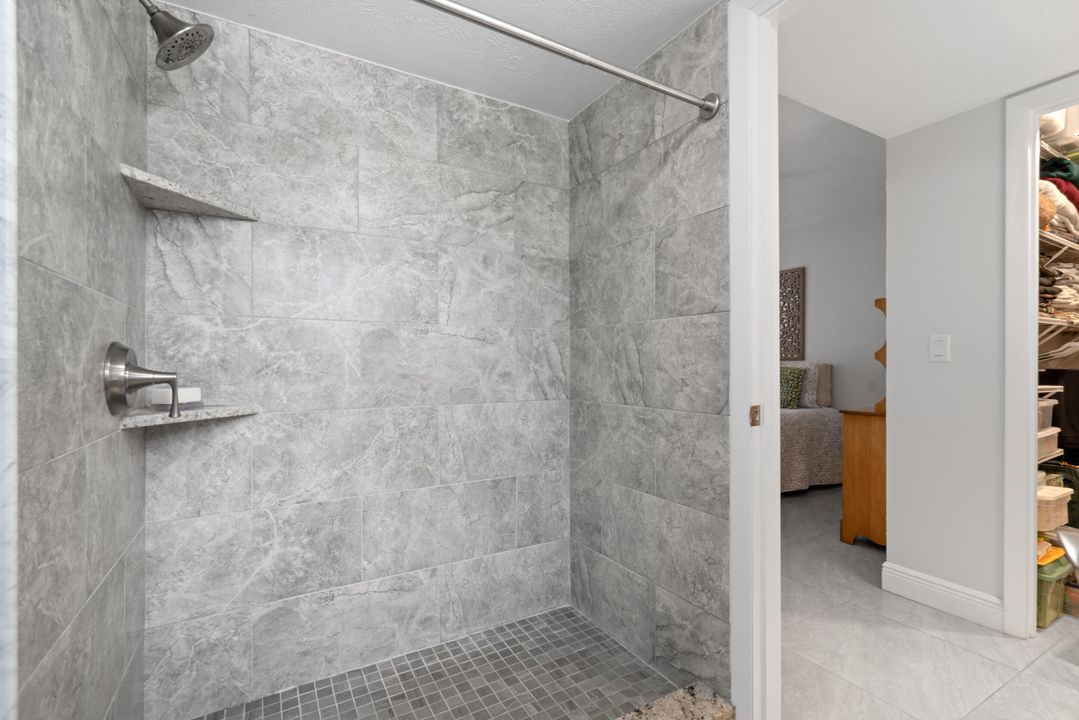 For Sale: $258,000 (2 beds, 2 baths, 1200 Square Feet)