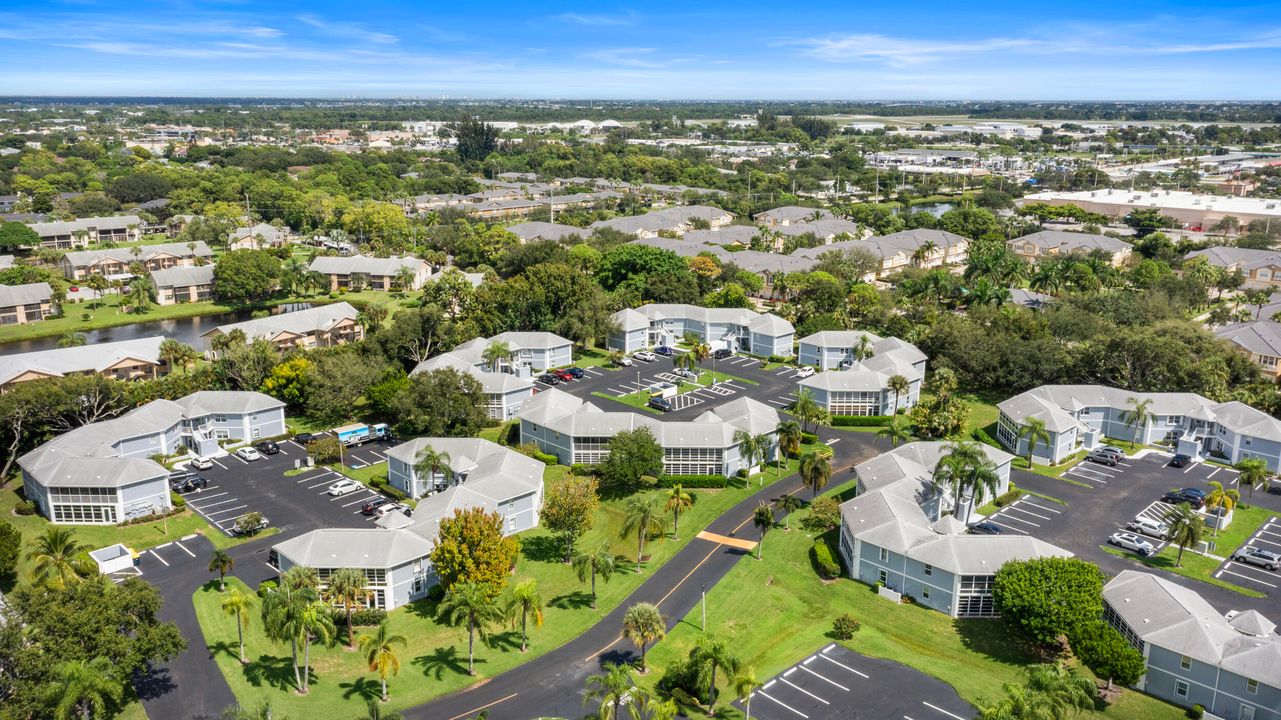 For Sale: $258,000 (2 beds, 2 baths, 1200 Square Feet)