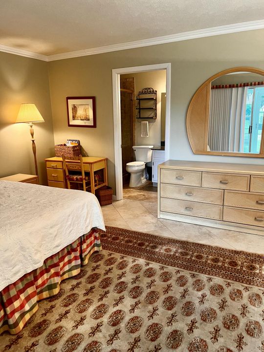 For Sale: $140,000 (1 beds, 1 baths, 750 Square Feet)