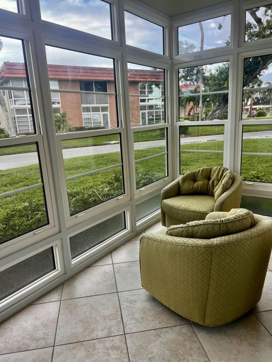 For Sale: $140,000 (1 beds, 1 baths, 750 Square Feet)