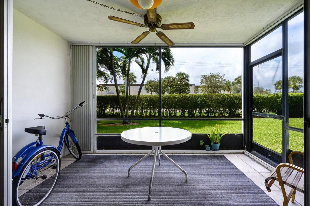 待售: $192,000 (2 贝兹, 2 浴室, 1088 平方英尺)