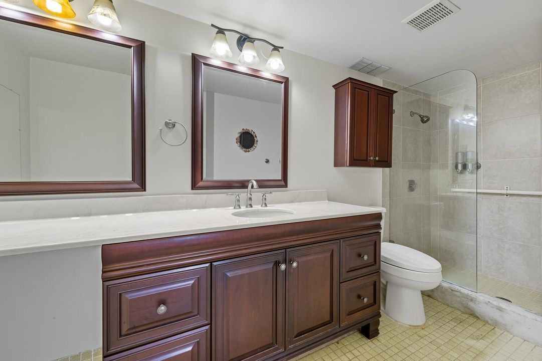 待售: $192,000 (2 贝兹, 2 浴室, 1088 平方英尺)