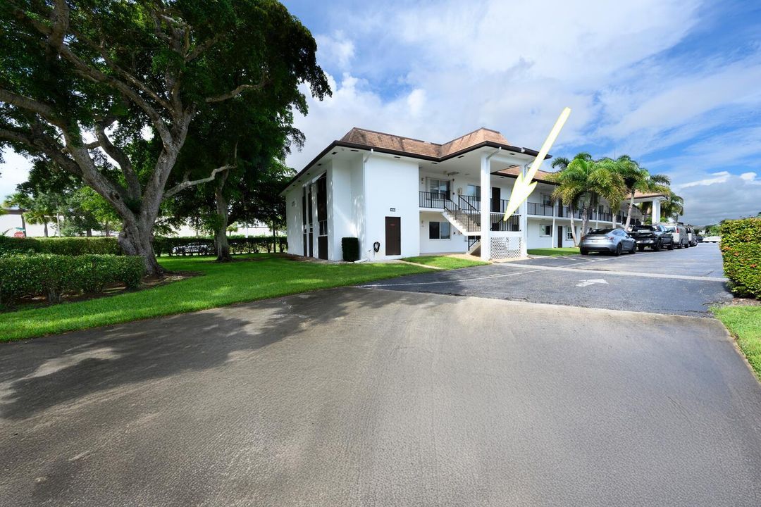 待售: $192,000 (2 贝兹, 2 浴室, 1088 平方英尺)