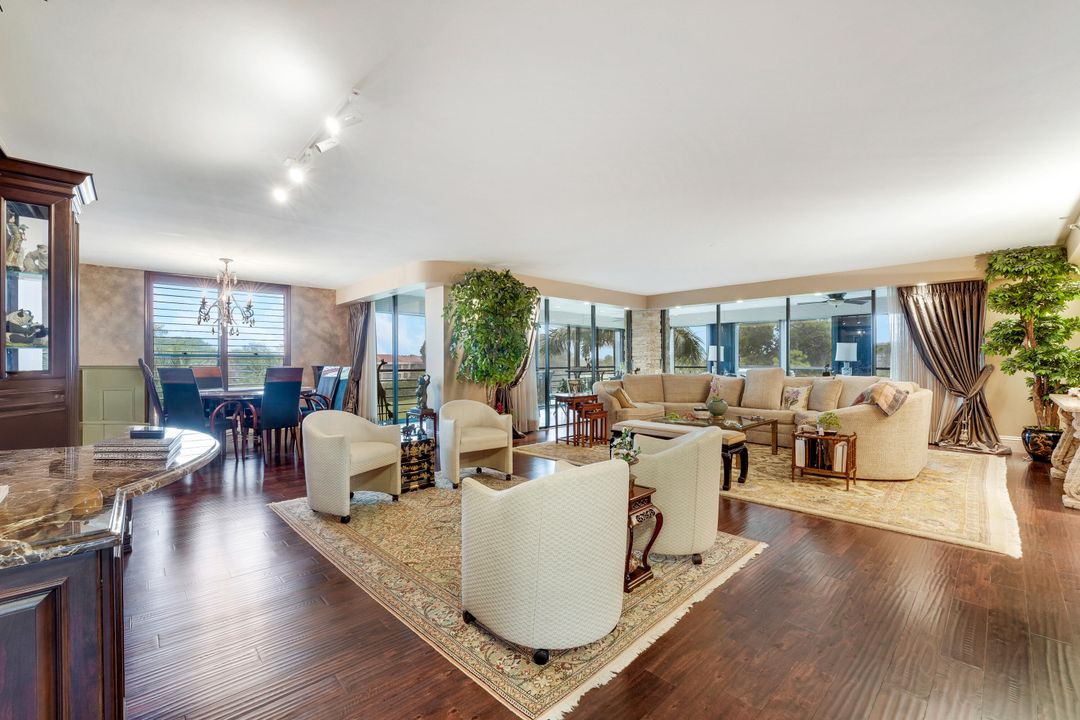 Под контрактом: $625,000 (3 спален, 2 ванн, 2639 Квадратных фут)