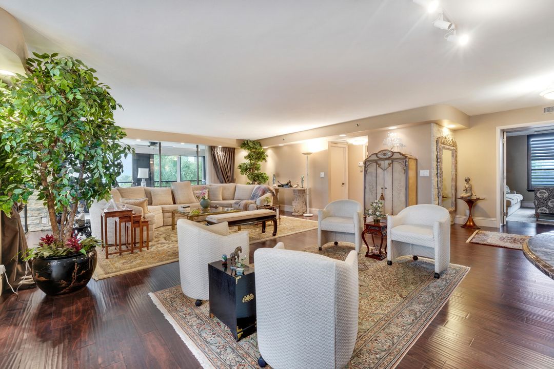 Под контрактом: $625,000 (3 спален, 2 ванн, 2639 Квадратных фут)