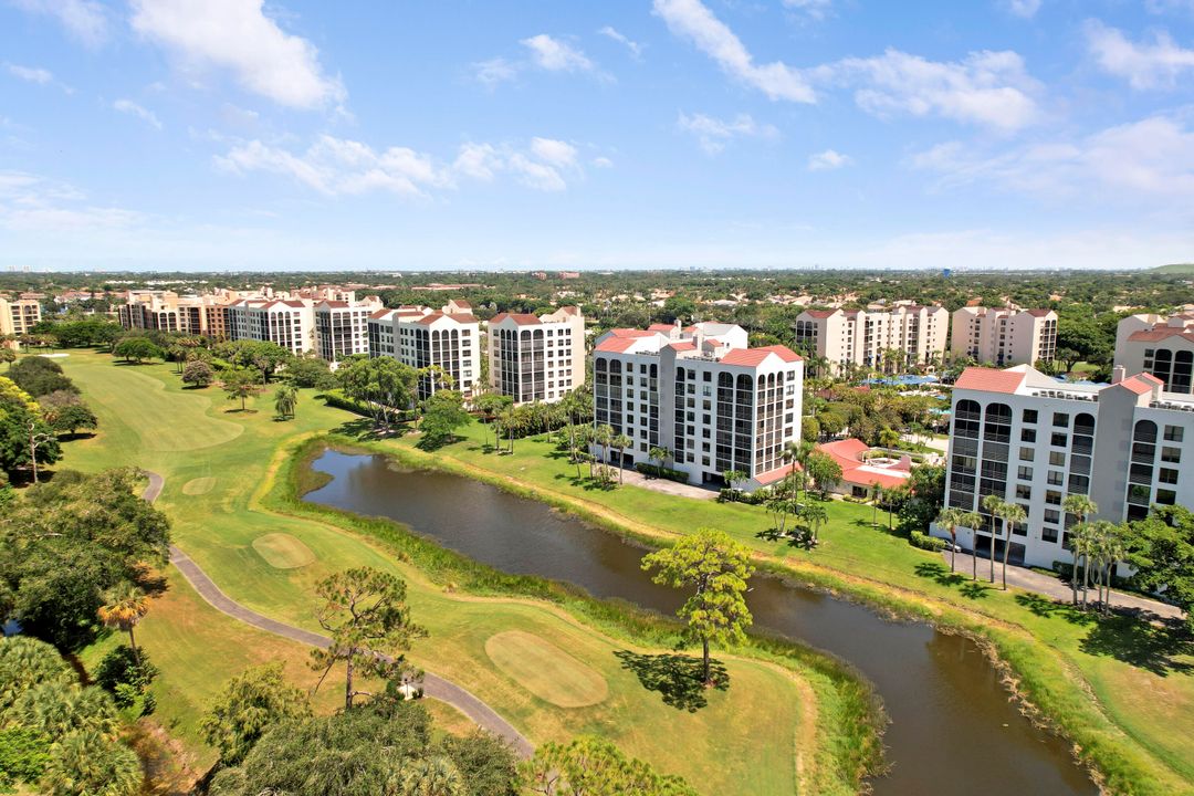 Под контрактом: $625,000 (3 спален, 2 ванн, 2639 Квадратных фут)