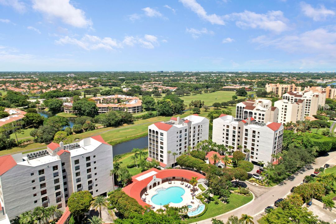 Под контрактом: $625,000 (3 спален, 2 ванн, 2639 Квадратных фут)