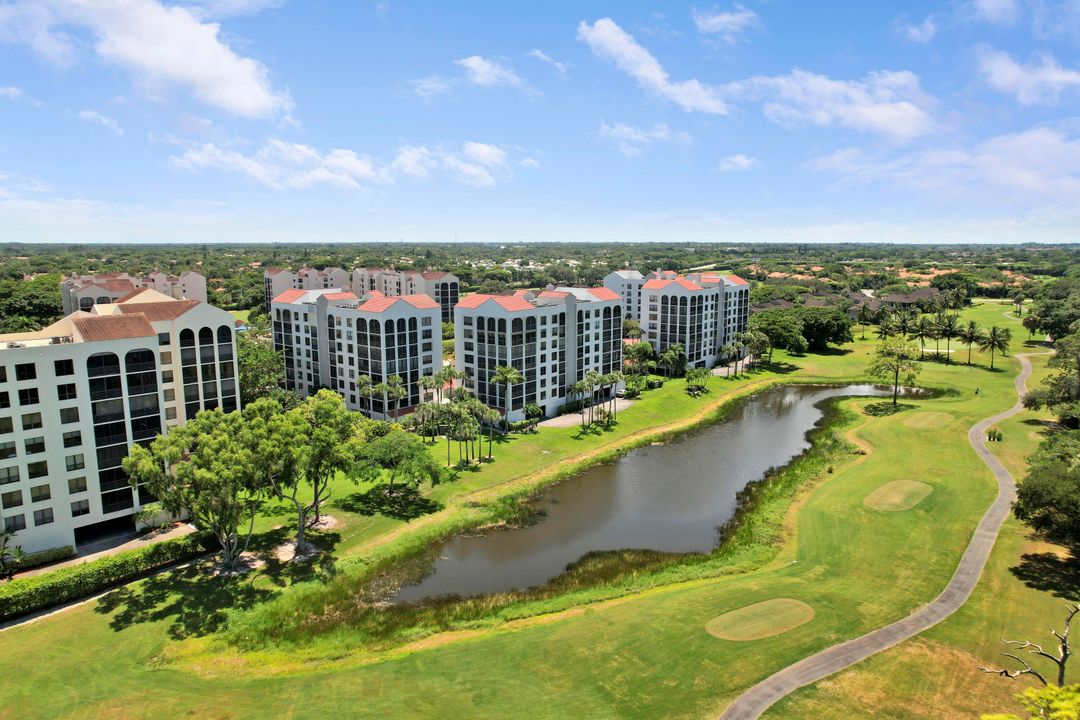 Под контрактом: $625,000 (3 спален, 2 ванн, 2639 Квадратных фут)