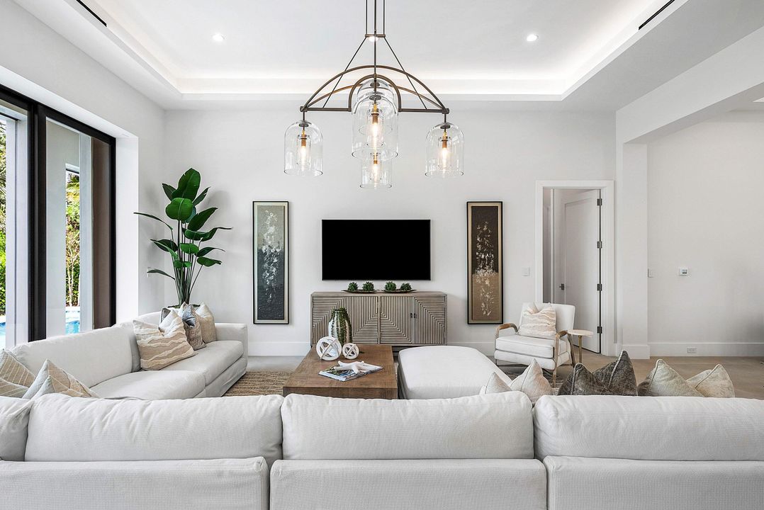 待售: $5,600,000 (5 贝兹, 5 浴室, 4714 平方英尺)