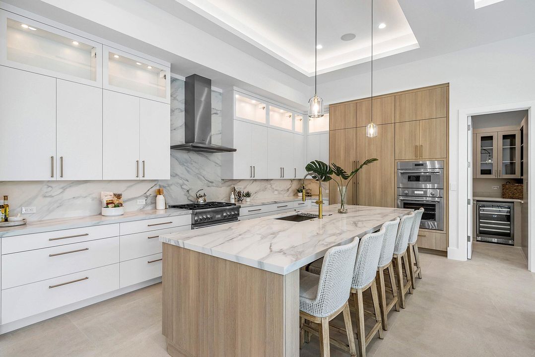 待售: $5,600,000 (5 贝兹, 5 浴室, 4714 平方英尺)