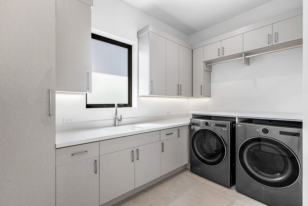 待售: $5,600,000 (5 贝兹, 5 浴室, 4714 平方英尺)