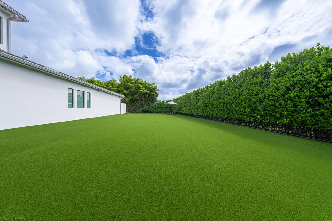 出租: $15,500 (4 贝兹, 5 浴室, 3703 平方英尺)