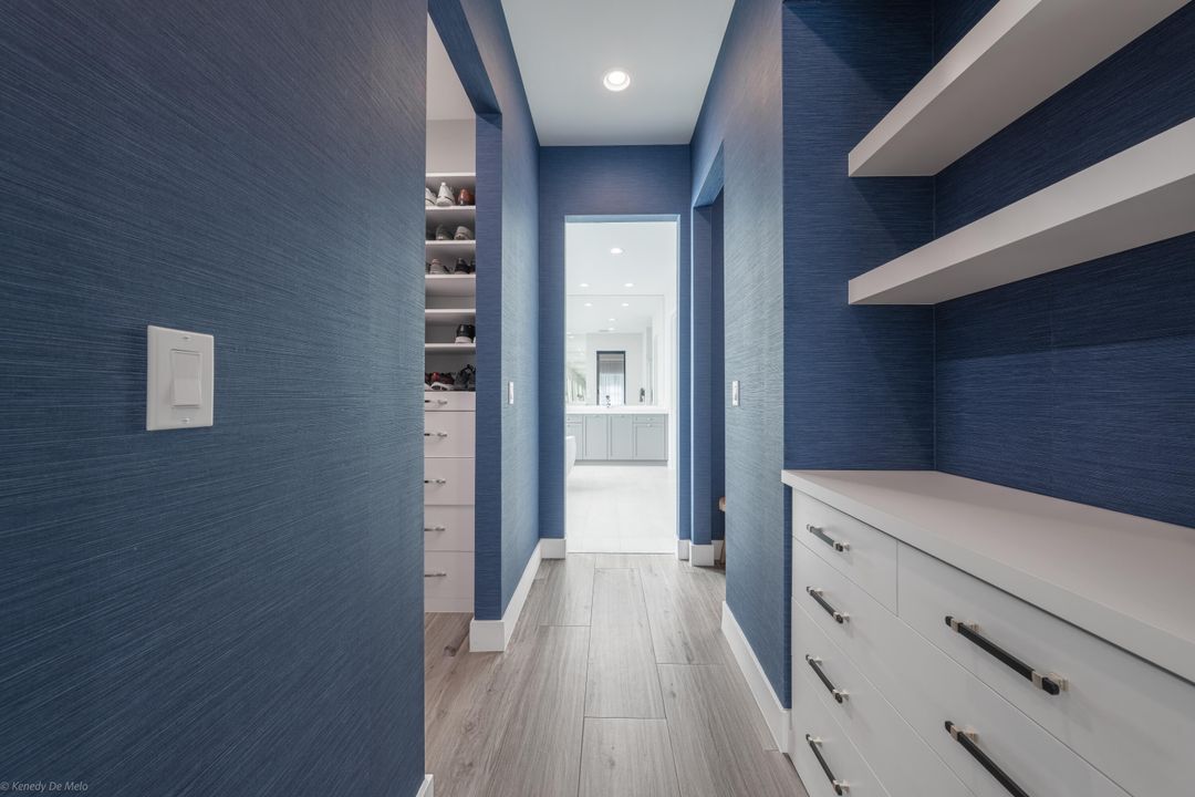 出租: $15,500 (4 贝兹, 5 浴室, 3703 平方英尺)