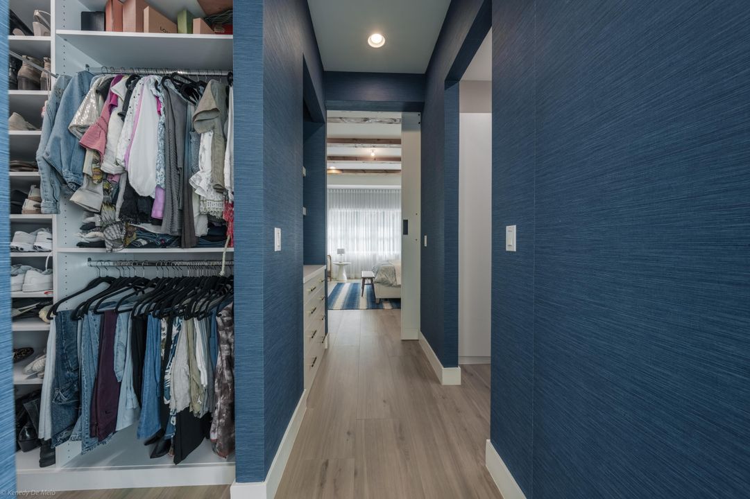 出租: $15,500 (4 贝兹, 5 浴室, 3703 平方英尺)