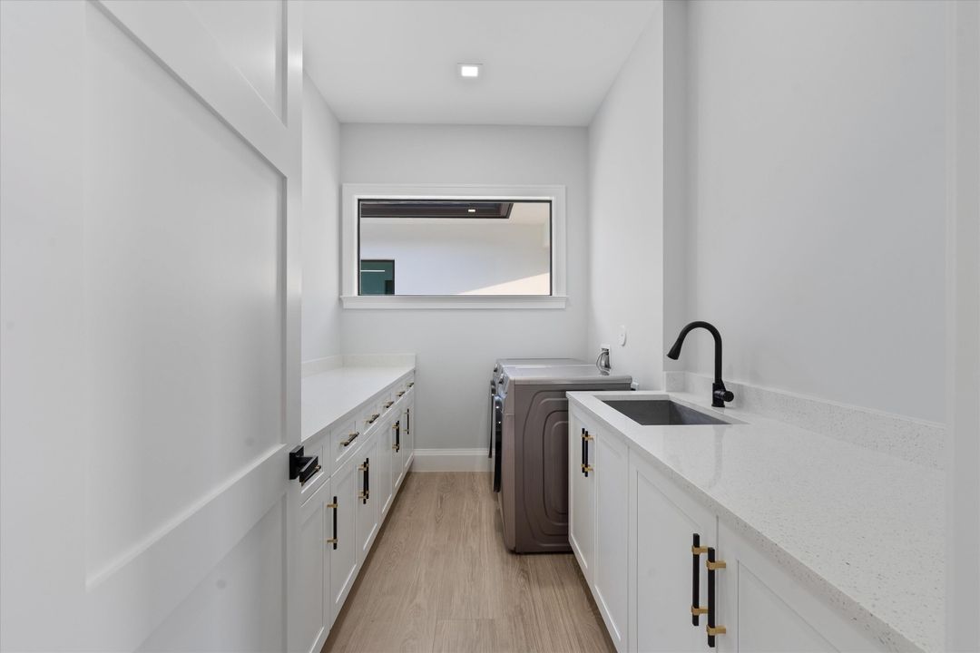 На продажу: $2,674,999 (4 спален, 3 ванн, 2469 Квадратных фут)