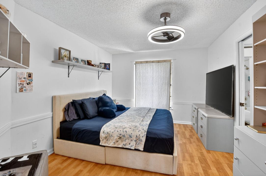 En Venta: $374,900 (2 camas, 2 baños, 1436 Pies cuadrados)