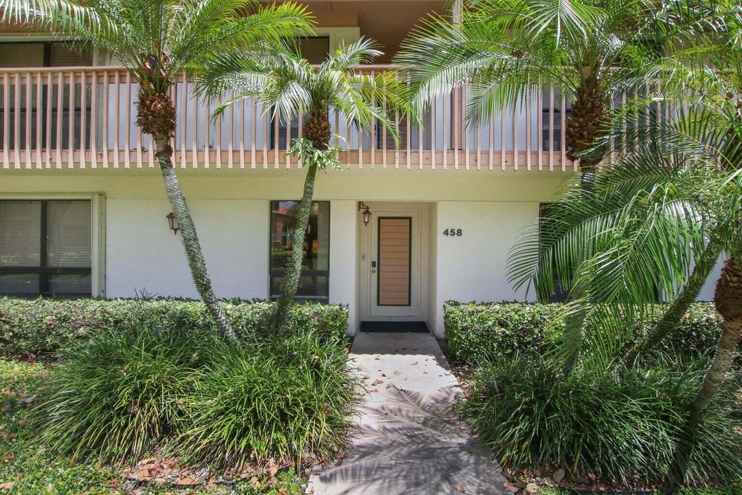 出租: $9,900 (2 贝兹, 2 浴室, 1180 平方英尺)