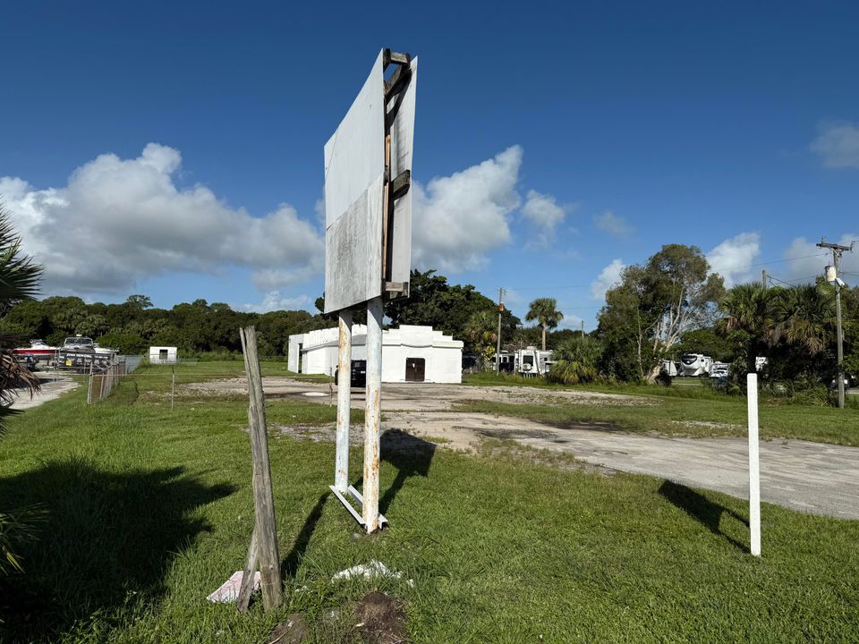 En Venta: $699,000 (0 camas, 0 baños, 4300 Pies cuadrados)