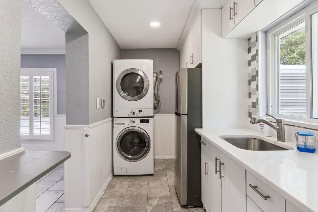 На продажу: $795,000 (4 спален, 2 ванн, 3681 Квадратных фут)