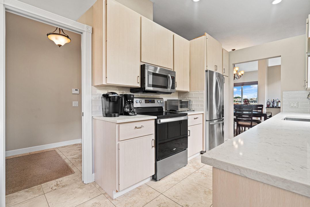 For Sale: $749,999 (3 beds, 2 baths, 1968 Square Feet)