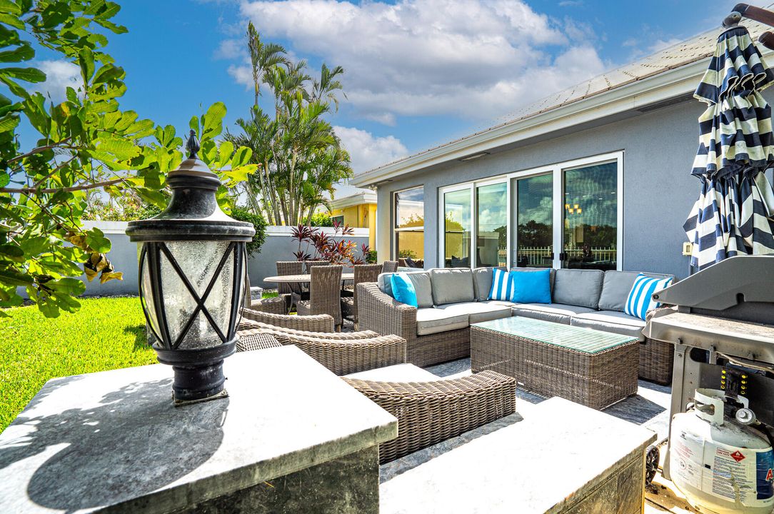 For Sale: $749,999 (3 beds, 2 baths, 1968 Square Feet)