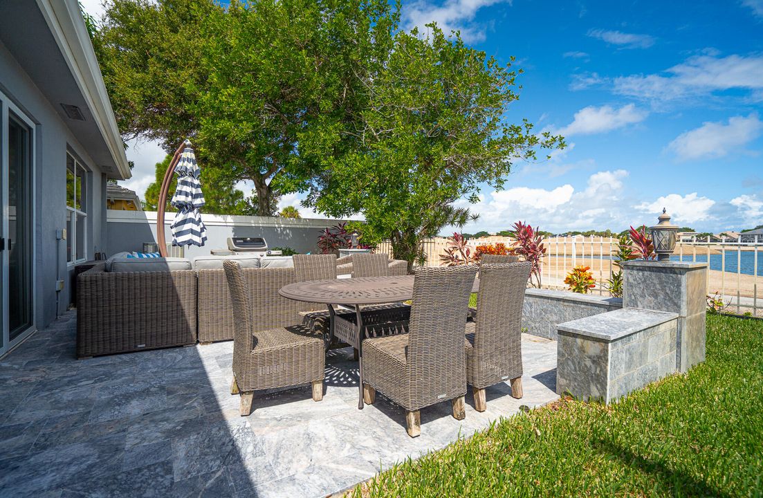 For Sale: $749,999 (3 beds, 2 baths, 1968 Square Feet)