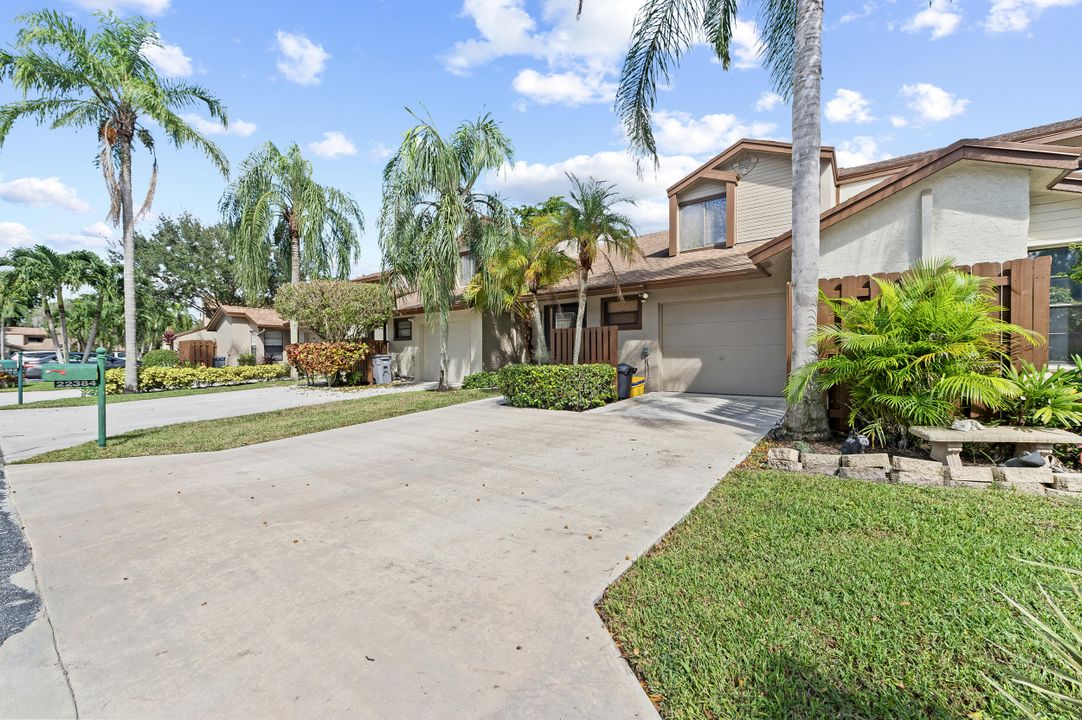 For Sale: $455,000 (3 beds, 2 baths, 1442 Square Feet)