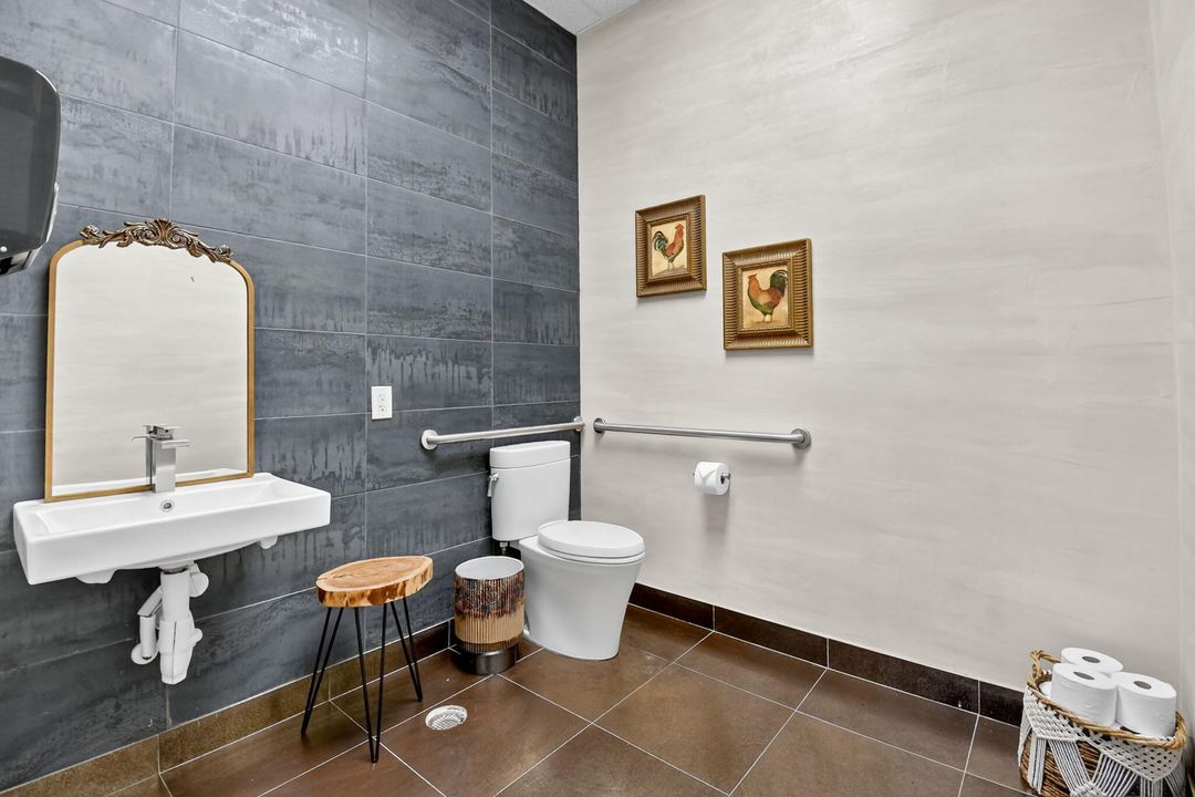 For Sale: $970,000 (0 beds, 0 baths, 2073 Square Feet)