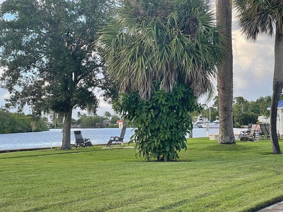 Active With Contract: $82,000 (2 beds, 2 baths, 960 Square Feet)