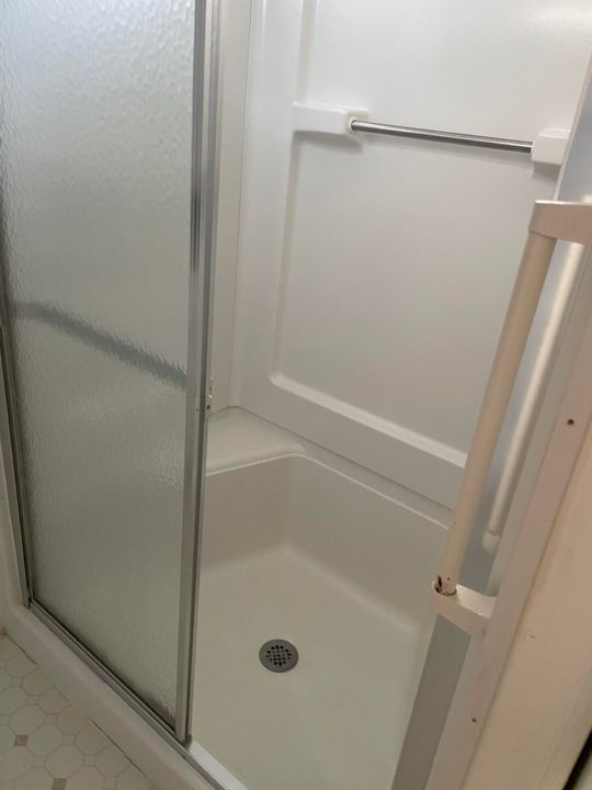 Active With Contract: $82,000 (2 beds, 2 baths, 960 Square Feet)