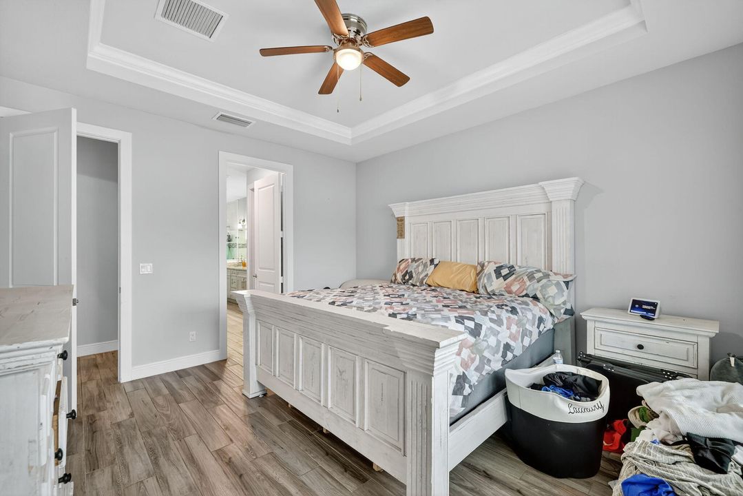 Под контрактом: $439,000 (3 спален, 2 ванн, 1710 Квадратных фут)