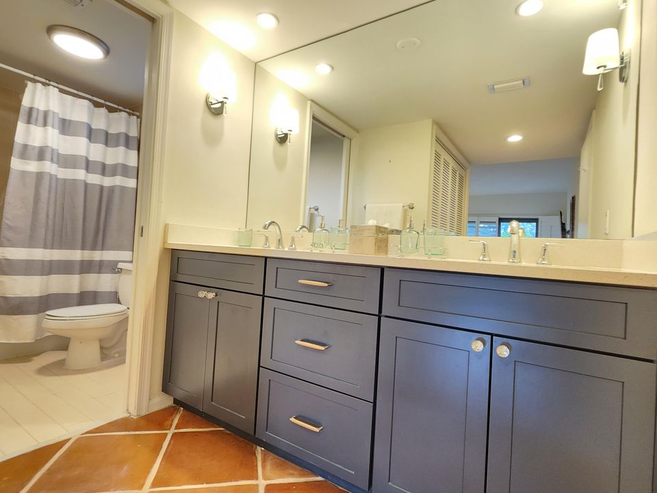 На продажу: $594,000 (2 спален, 2 ванн, 1400 Квадратных фут)