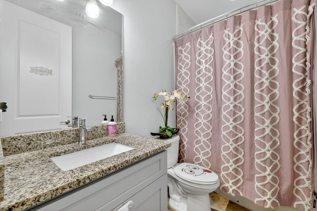 Под контрактом: $439,000 (3 спален, 2 ванн, 1710 Квадратных фут)