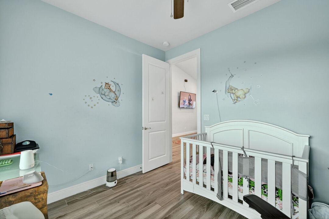 Под контрактом: $439,000 (3 спален, 2 ванн, 1710 Квадратных фут)