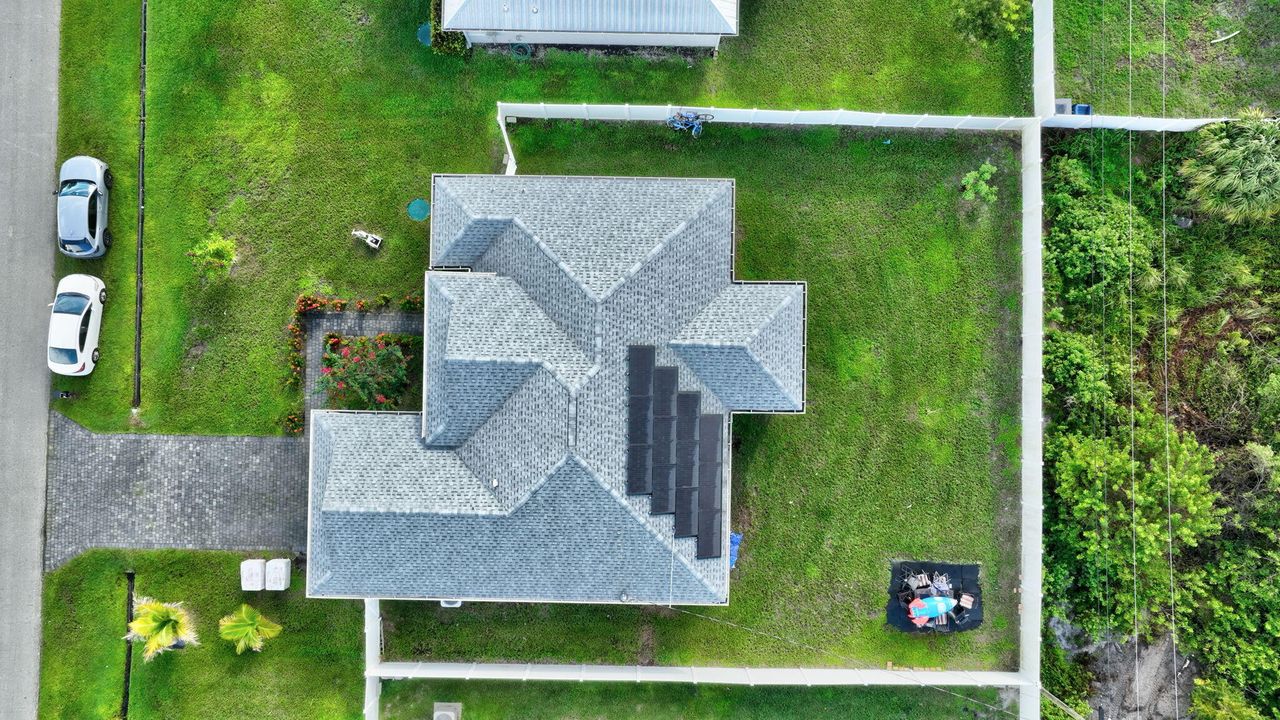 Под контрактом: $439,000 (3 спален, 2 ванн, 1710 Квадратных фут)