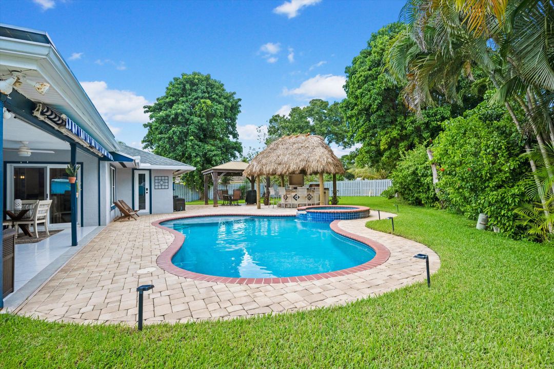 Recently Rented: $6,500 (3 beds, 2 baths, 1823 Square Feet)