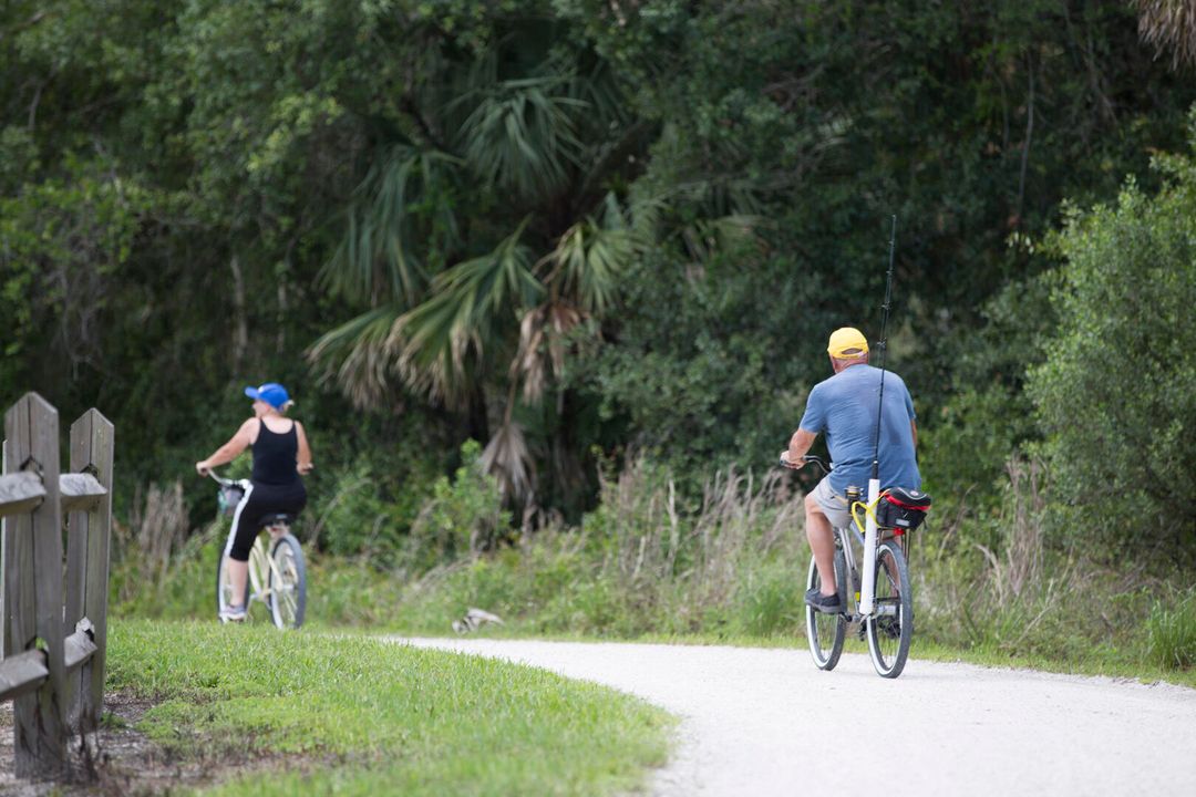 Active With Contract: $859,000 (4 beds, 3 baths, 2208 Square Feet)