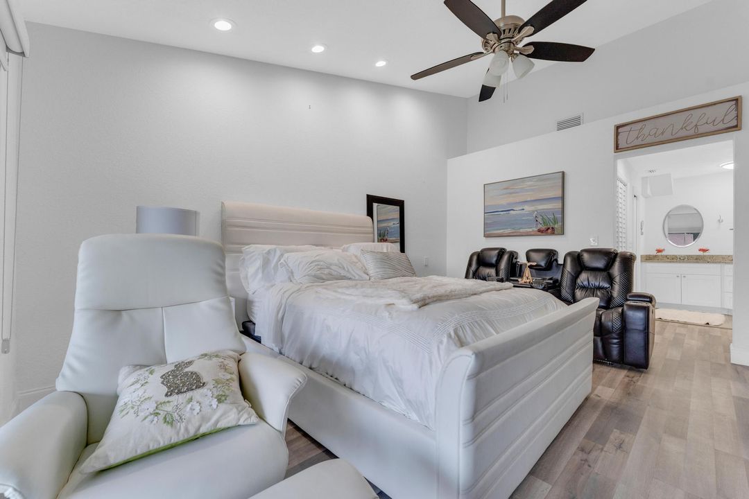 出租: $4,200 (2 贝兹, 2 浴室, 1555 平方英尺)