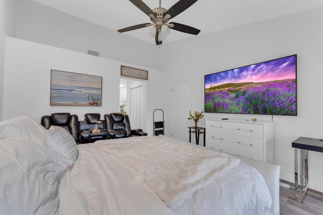 出租: $4,200 (2 贝兹, 2 浴室, 1555 平方英尺)