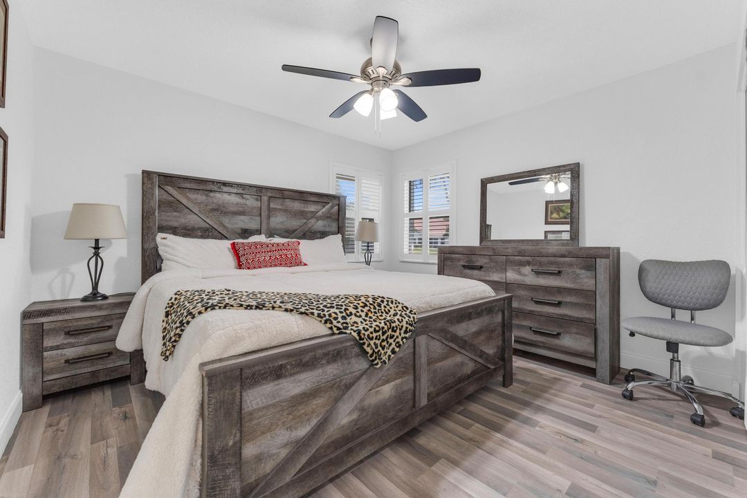 出租: $4,200 (2 贝兹, 2 浴室, 1555 平方英尺)