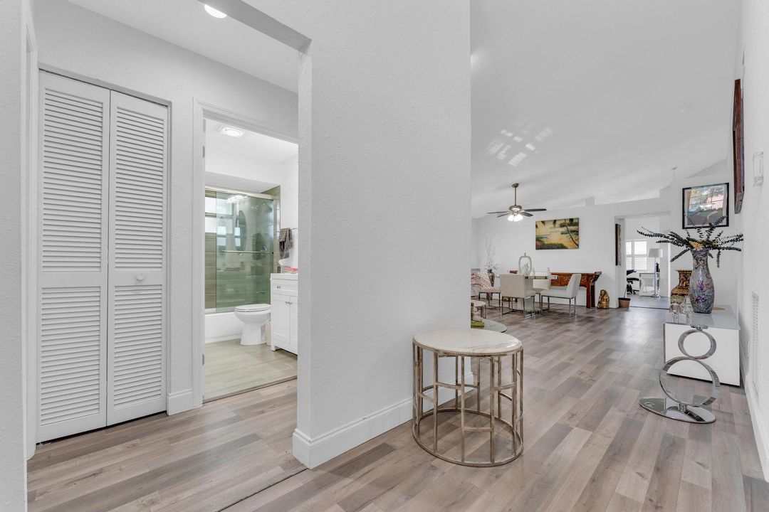 出租: $4,200 (2 贝兹, 2 浴室, 1555 平方英尺)