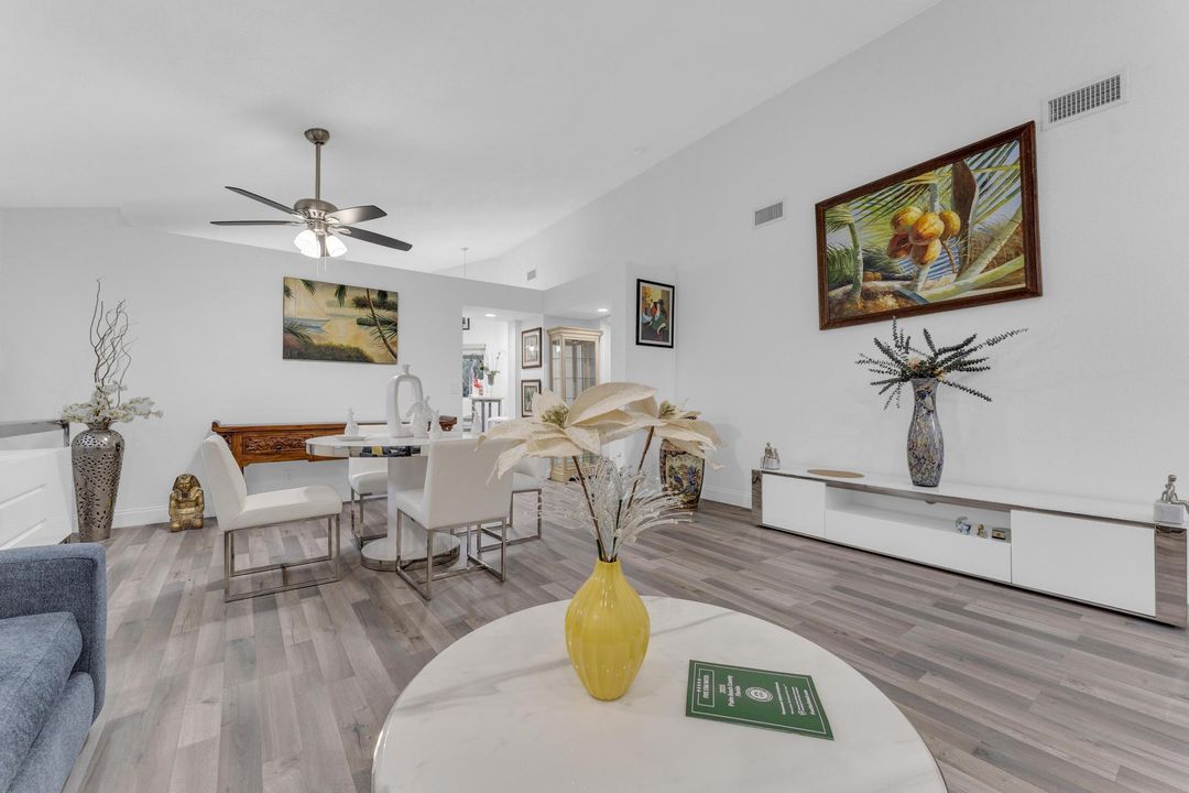 出租: $4,200 (2 贝兹, 2 浴室, 1555 平方英尺)