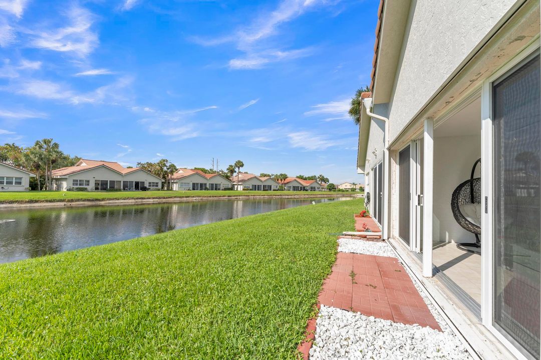 出租: $4,200 (2 贝兹, 2 浴室, 1555 平方英尺)