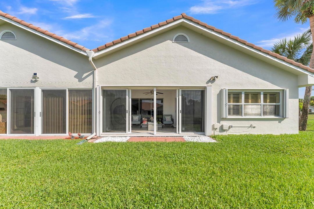 出租: $4,200 (2 贝兹, 2 浴室, 1555 平方英尺)