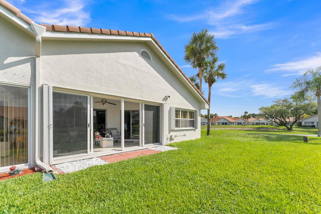 出租: $4,200 (2 贝兹, 2 浴室, 1555 平方英尺)