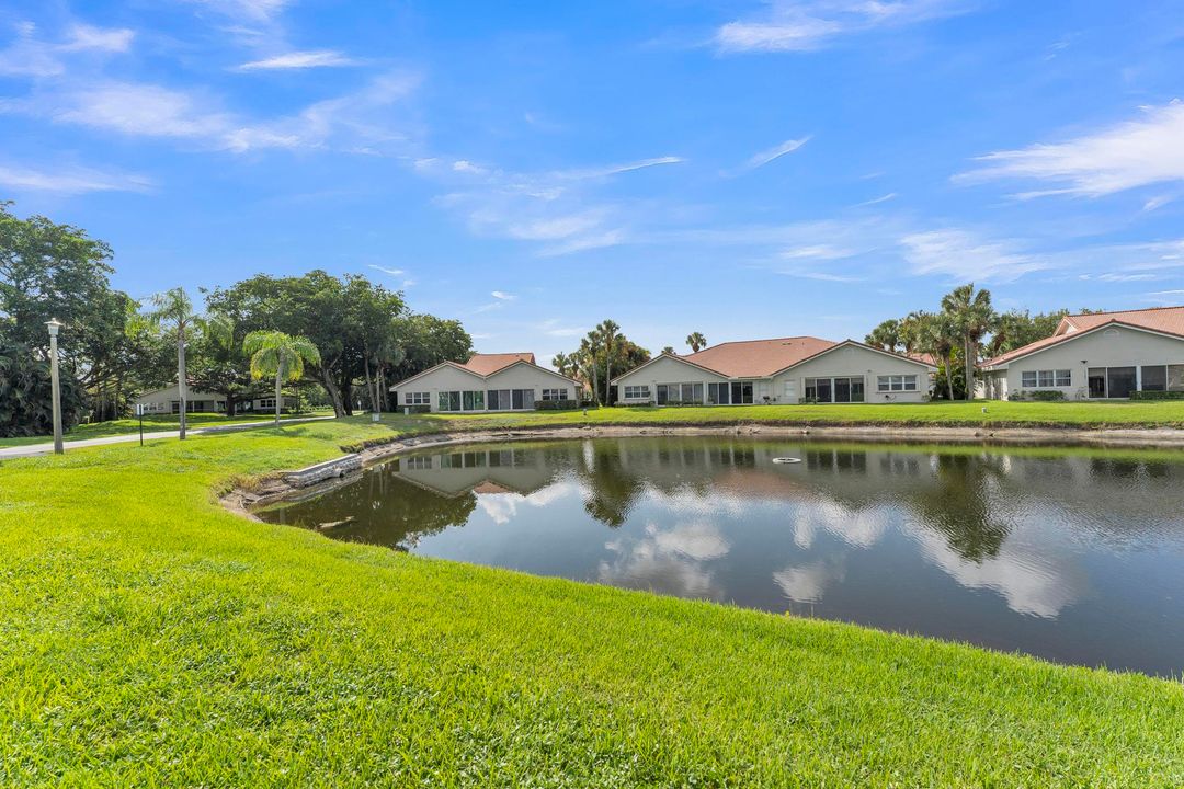 出租: $4,200 (2 贝兹, 2 浴室, 1555 平方英尺)