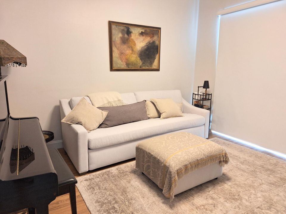 For Rent: $4,495 (2 beds, 2 baths, 1000 Square Feet)