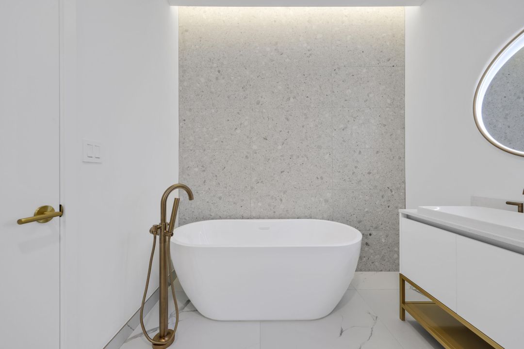 For Sale: $6,500,000 (3 beds, 3 baths, 2623 Square Feet)