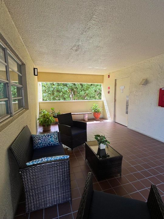 На продажу: $83,000 (1 спален, 1 ванн, 754 Квадратных фут)